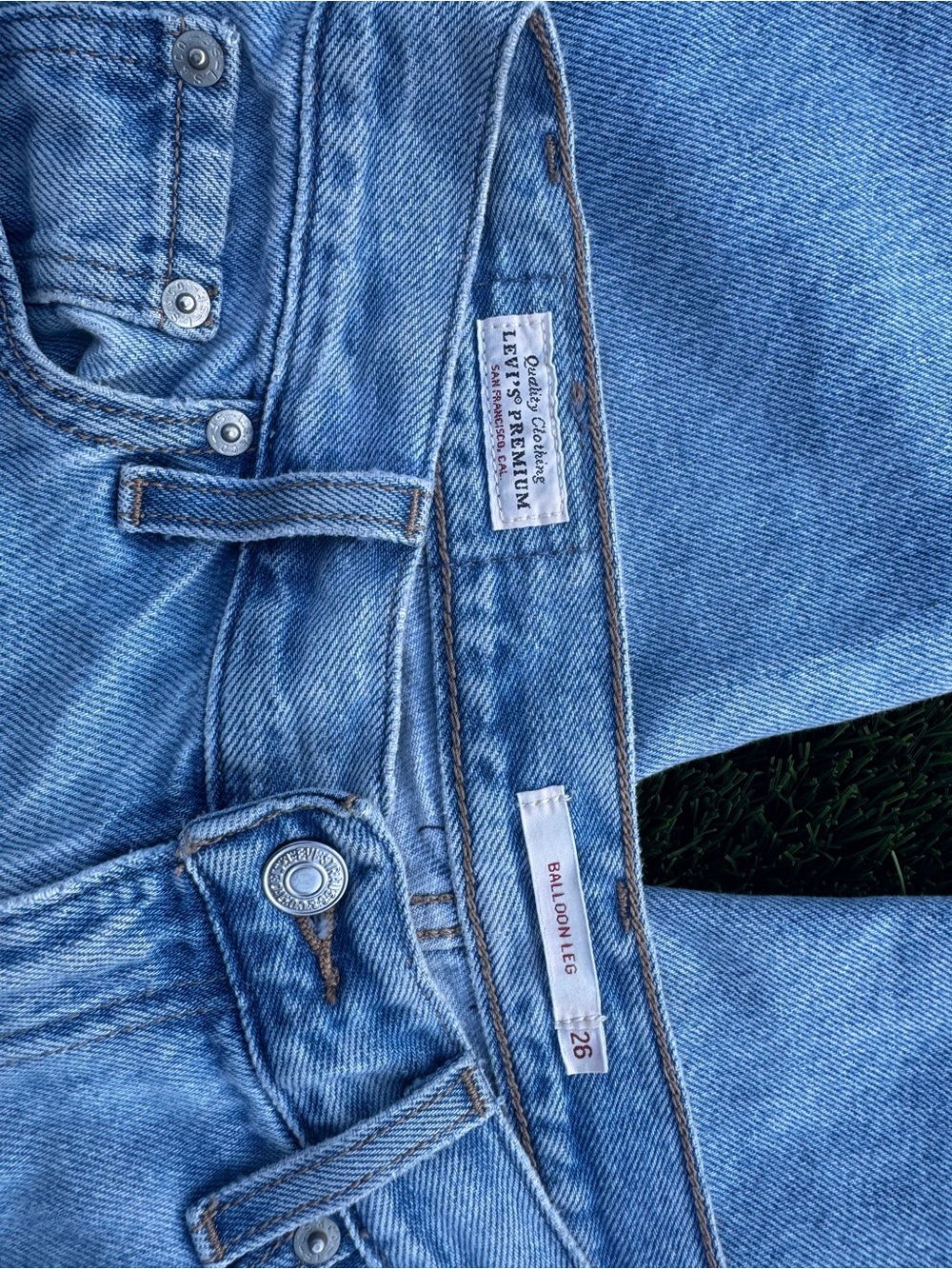 Women’s Levi’s - Picture 5 of 5